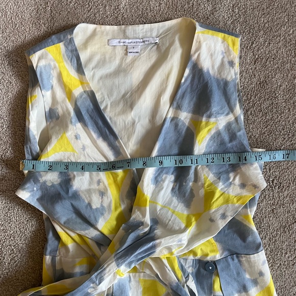 DIANE VON FURSTENBURG BLUE YELLOW AND WHITE WATERCOLOR COTTON WRAP DRESS SIZE 2 - Picture 10 of 10
